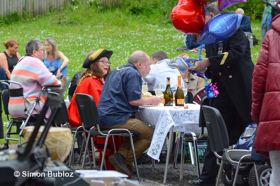 Mayor and her party having lunch