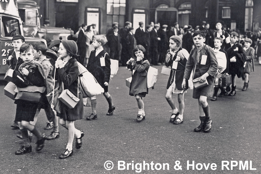 Evacuees Brighton Station